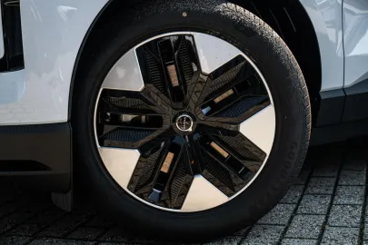 Car image 29