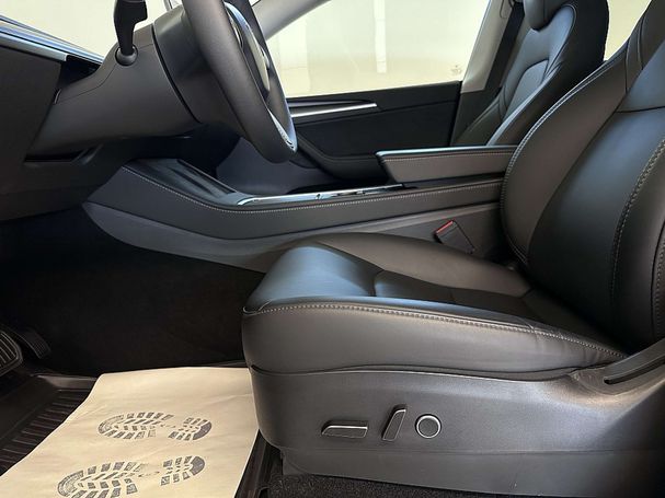 Tesla Model Y 220 kW image number 14