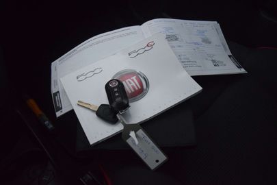 Car image 30