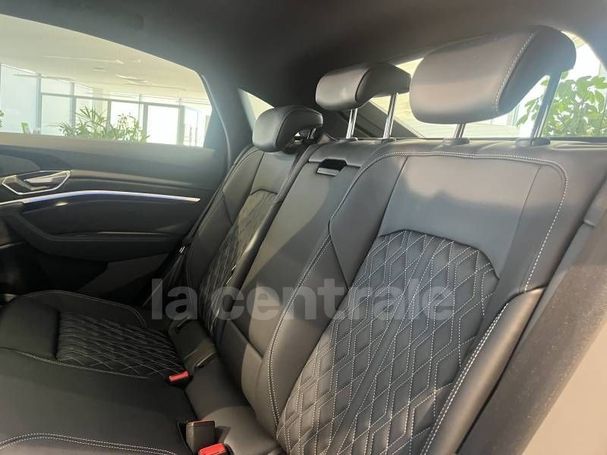 Audi e-tron 50 quattro S-line Sportback 230 kW image number 17