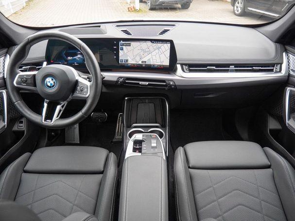 BMW iX1 xDrive30 M Sport 230 kW image number 9