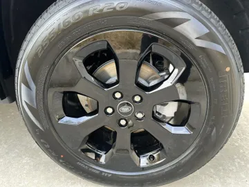 Car image 48