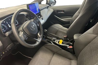 Car image 14