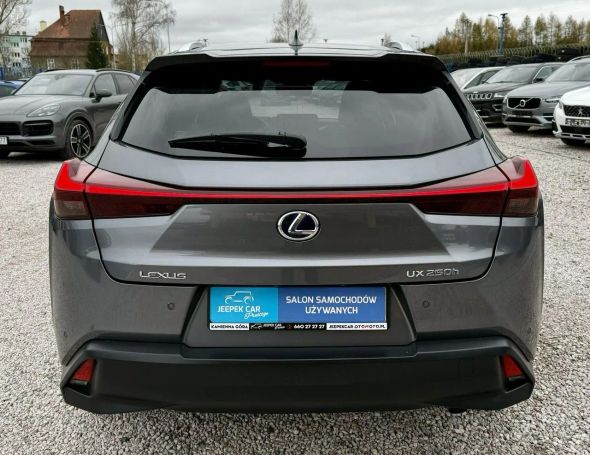 Lexus UX 250h F 135 kW image number 8