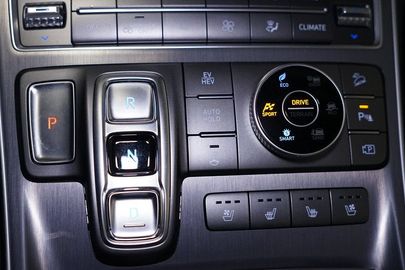 Car image 30