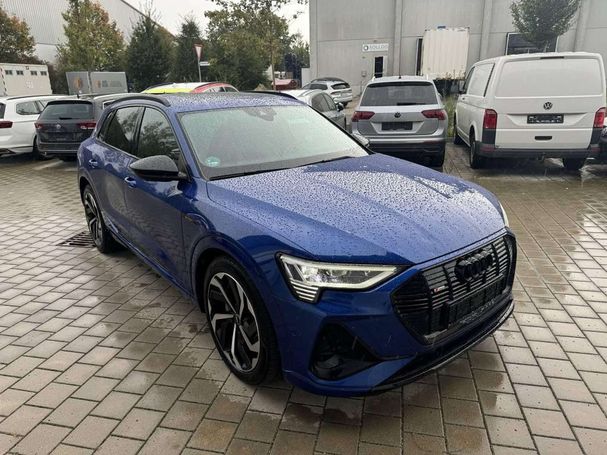 Audi e-tron 55 quattro 300 kW image number 2