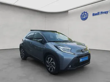 Car image 2