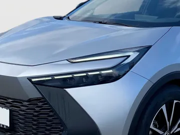 Car image 14