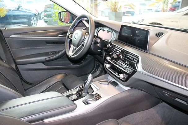 BMW 520d Touring 140 kW image number 15