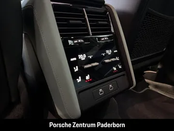 Car image 35