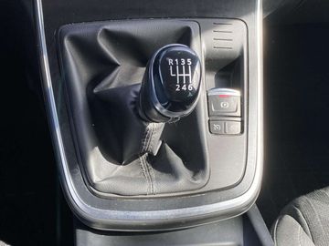 Car image 33