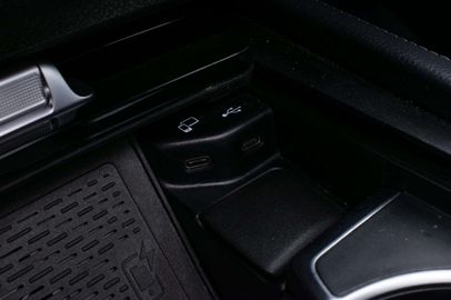 Car image 36