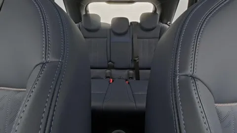 Car image 26