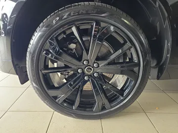 Car image 37