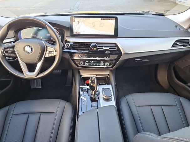 BMW 530 e 215 kW image number 10