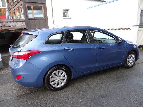 Hyundai i30 blue 1.6 81 kW image number 6