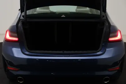 Car image 48