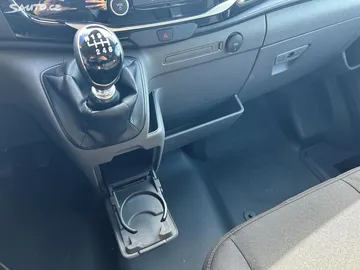 Car image 28