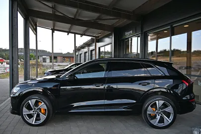 Car image 40
