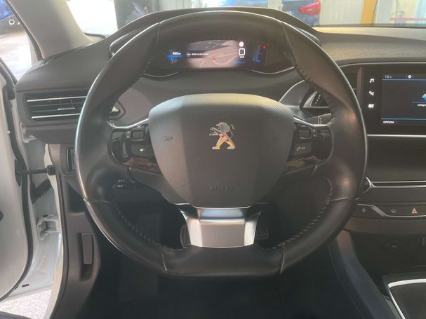 Peugeot 308 1.5 BlueHDi 130 96 kW image number 13