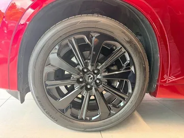 Car image 24