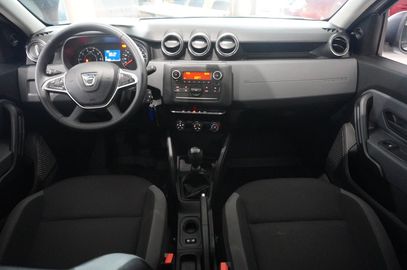 Car image 25