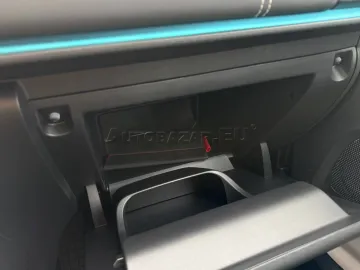 Car image 36