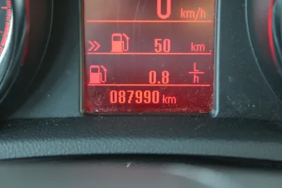 Car image 24