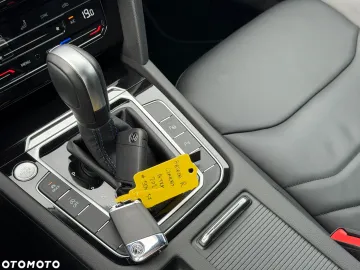 Car image 36