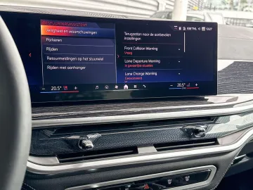 Car image 32