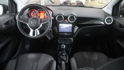 Car image 8