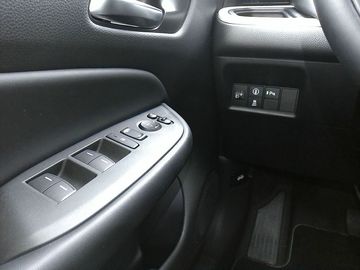 Car image 27