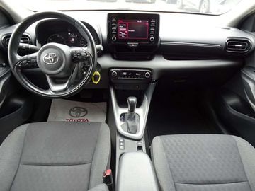 Car image 14