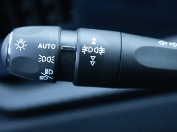 Car image 27