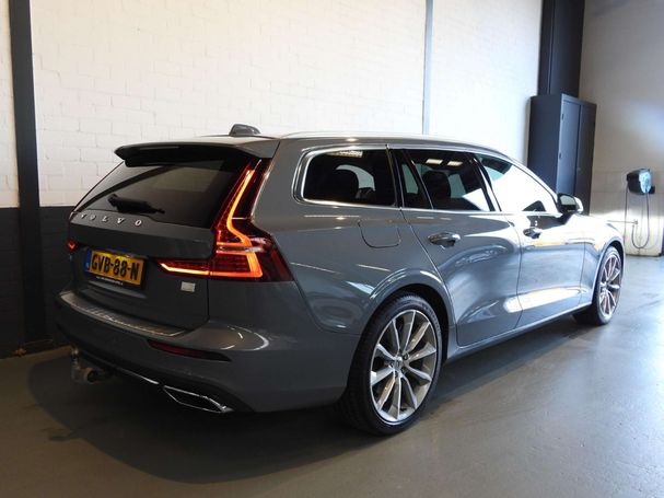 Volvo V60 T6 Recharge AWD 250 kW image number 3