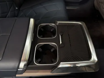 Car image 36