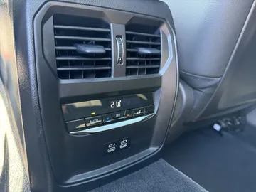 Car image 35