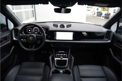 Car image 26