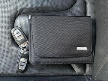 Car image 28