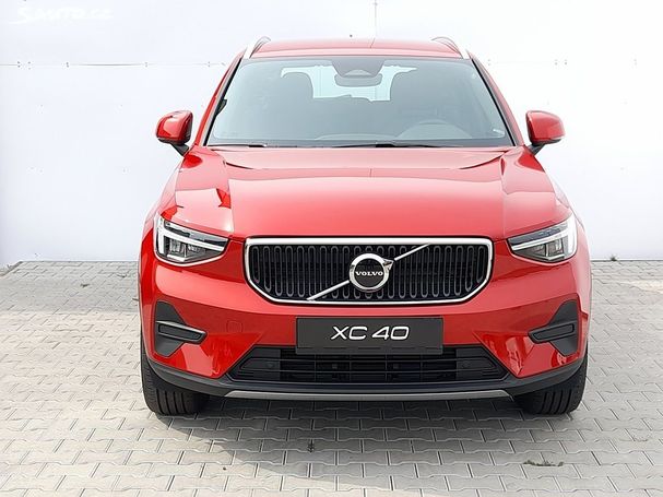 Volvo XC40 B3 Core 120 kW image number 2