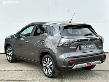 Car image 5