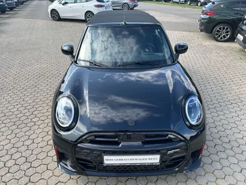 Car image 34