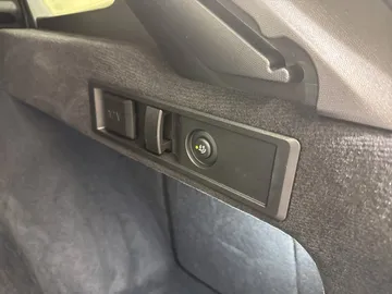 Car image 35