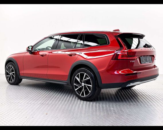 Volvo V60 Cross Country B4 AWD 145 kW image number 5