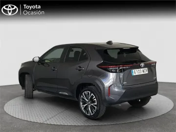 Car image 4
