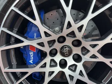 Car image 24