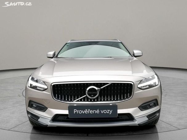 Volvo V90 Cross Country AWD Plus 173 kW image number 2