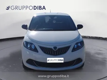 Car image 3