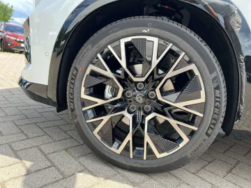 Car image 40