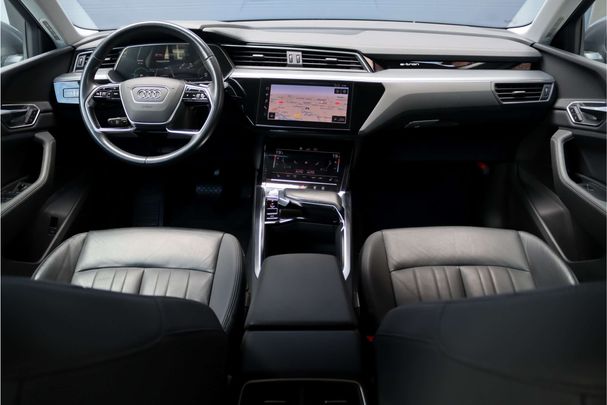 Audi e-tron 50 quattro 230 kW image number 4